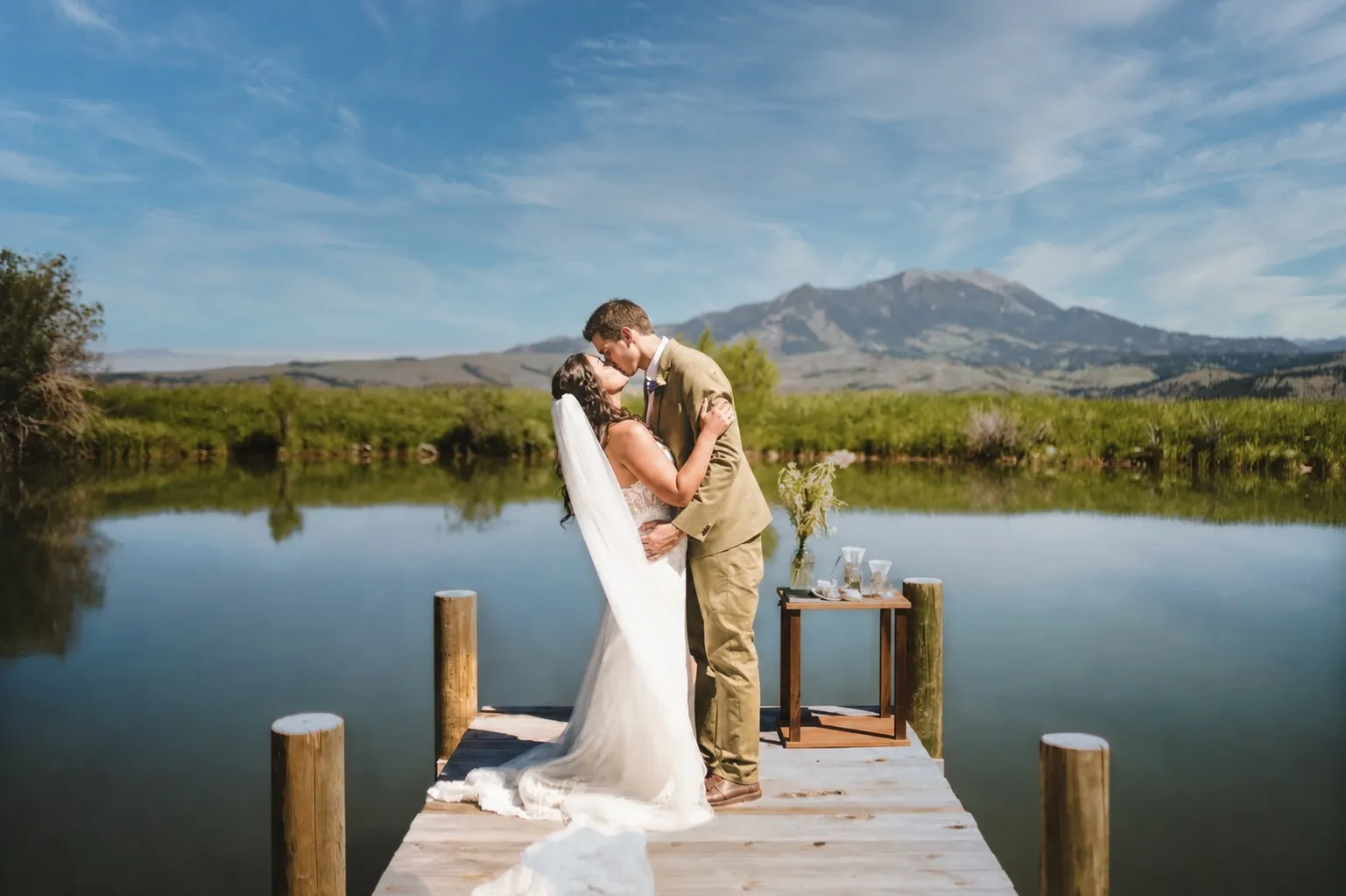 A wedding couple over the pond
